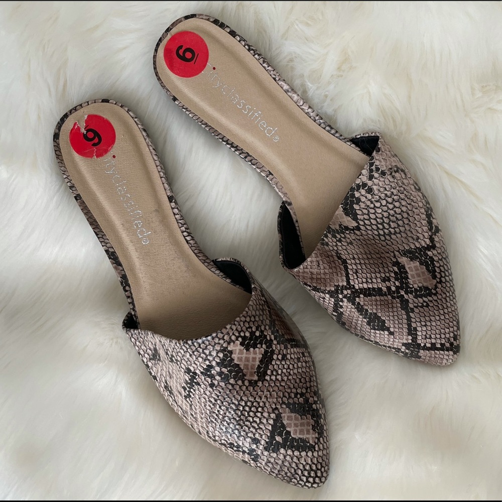BRAND NEW! Cityclassified Pointed Snakeskin Sandal